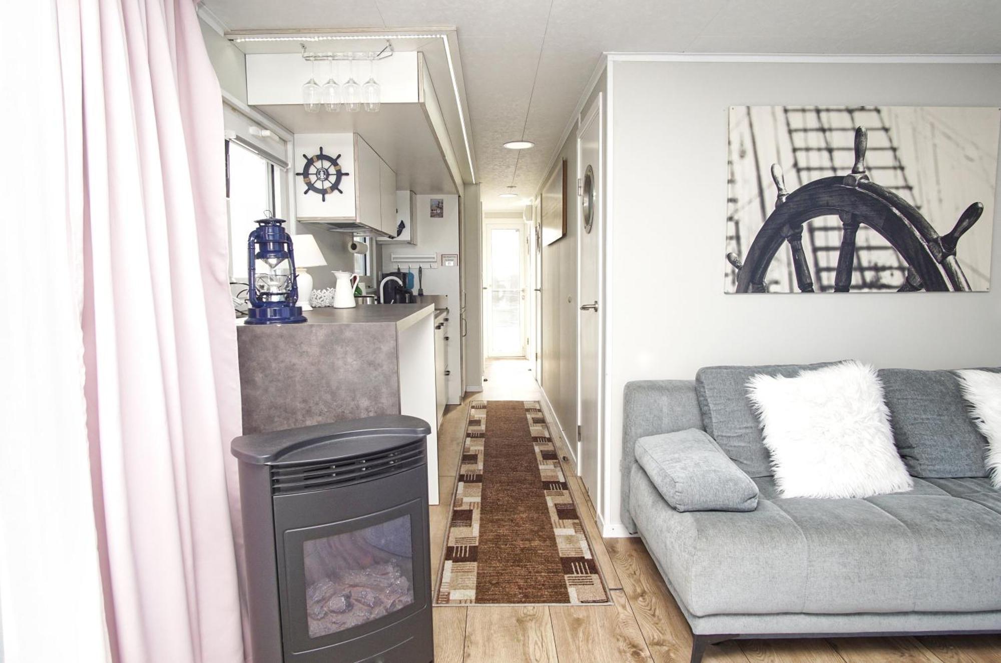 Hausboot Lydia Mit Sauna Und Elektrokamin - Hausbooturlaub Auf Ruegen Gager Exterior foto