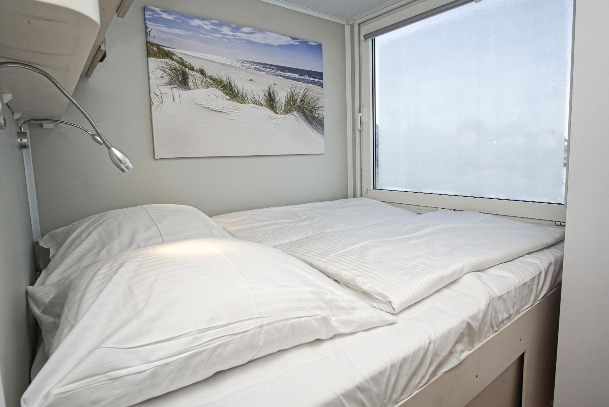 Hausboot Lydia Mit Sauna Und Elektrokamin - Hausbooturlaub Auf Ruegen Gager Exterior foto