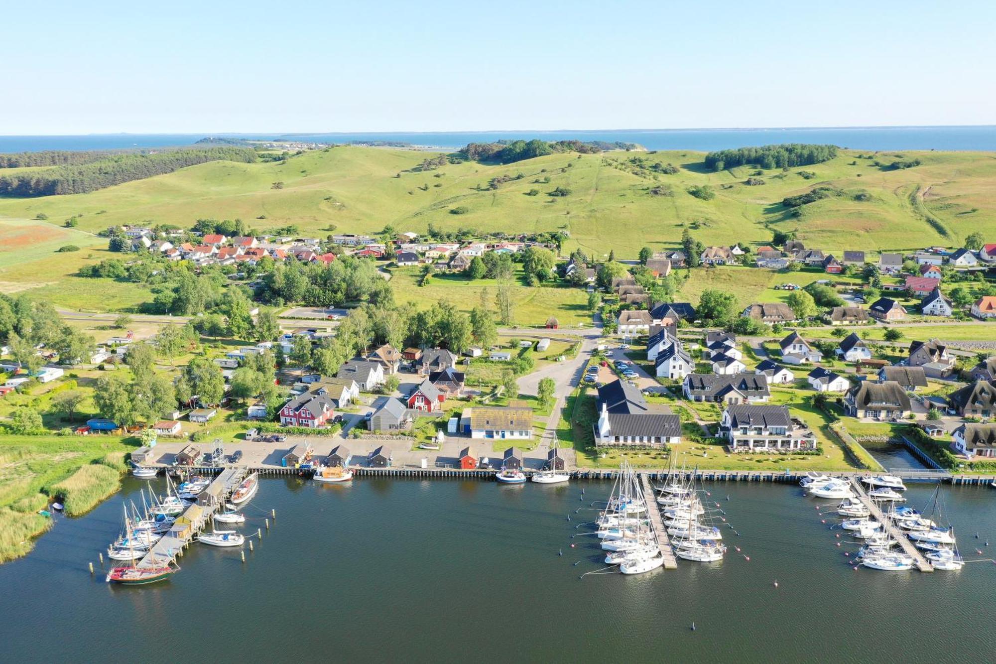 Hausboot Lydia Mit Sauna Und Elektrokamin - Hausbooturlaub Auf Ruegen Gager Exterior foto