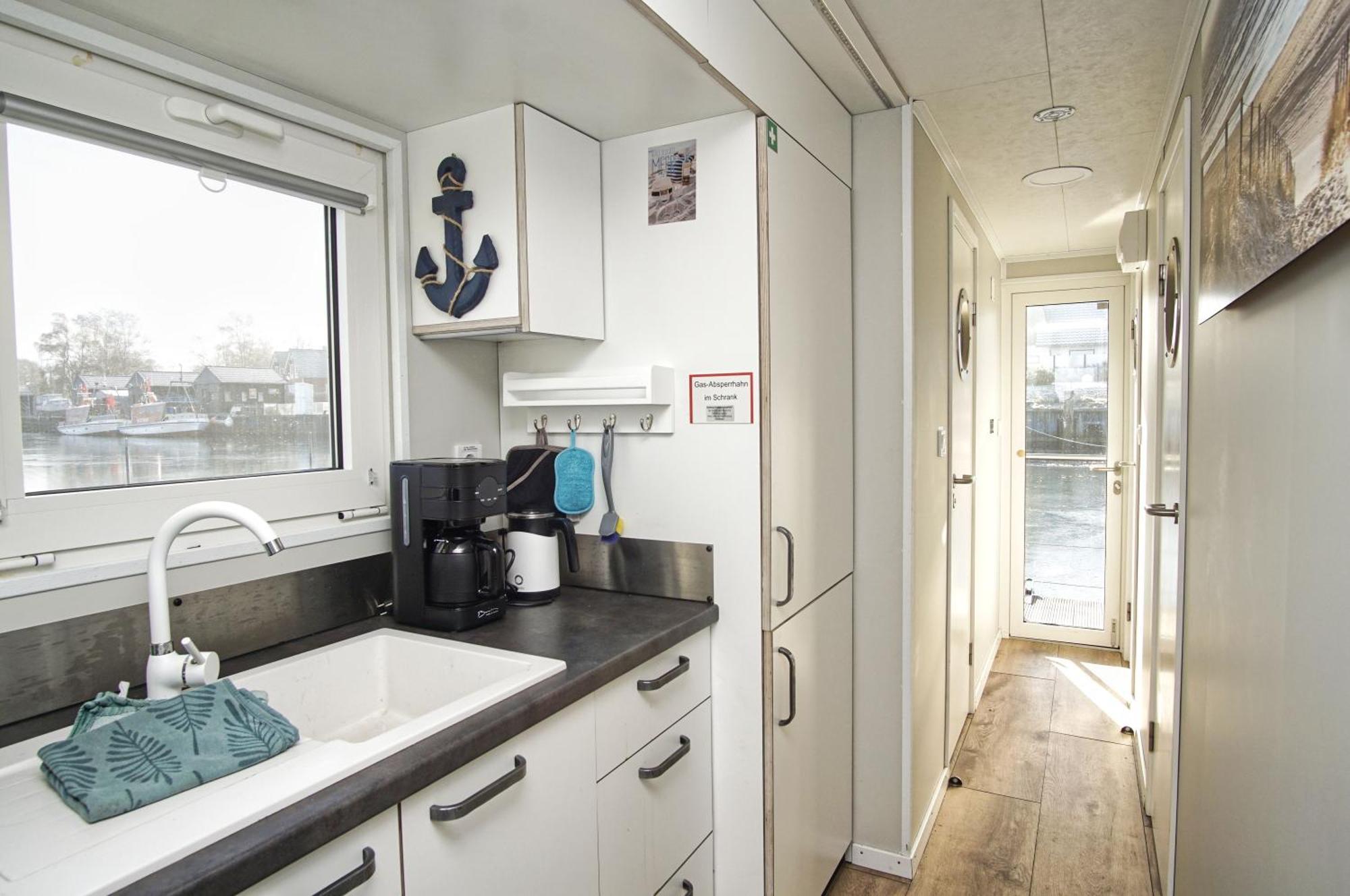 Hausboot Lydia Mit Sauna Und Elektrokamin - Hausbooturlaub Auf Ruegen Gager Exterior foto