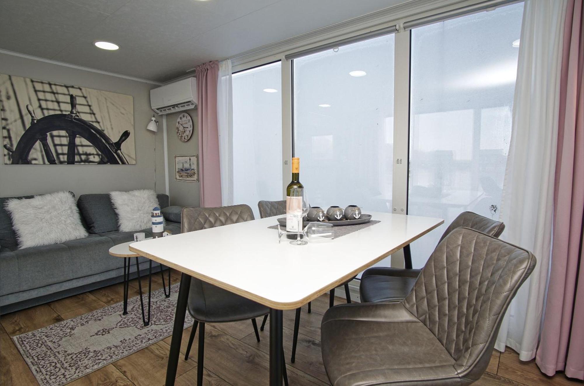 Hausboot Lydia Mit Sauna Und Elektrokamin - Hausbooturlaub Auf Ruegen Gager Exterior foto