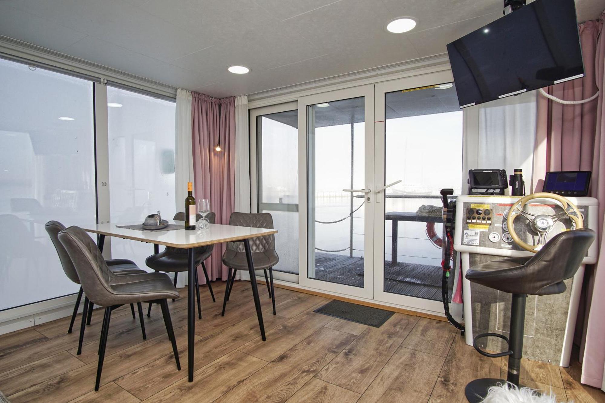 Hausboot Lydia Mit Sauna Und Elektrokamin - Hausbooturlaub Auf Ruegen Gager Exterior foto