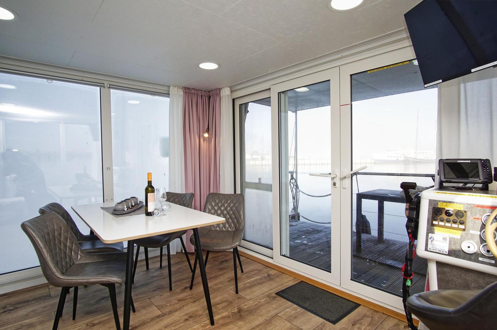 Hausboot Lydia Mit Sauna Und Elektrokamin - Hausbooturlaub Auf Ruegen Gager Exterior foto